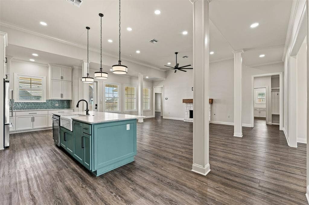 11003 Denali Drive, Woodway, TX 76712 11003 Denali Drive, Woodway, TX 76712