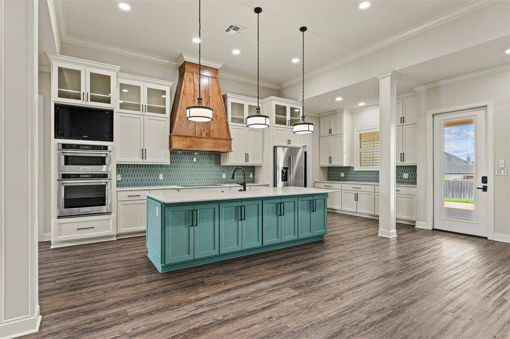 11003 Denali Drive, Woodway, TX 76712 11003 Denali Drive, Woodway, TX 76712