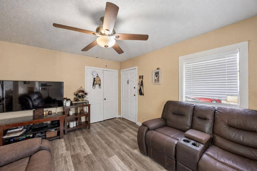2928 Aster Street, Dallas, TX 75211 left side of duplex