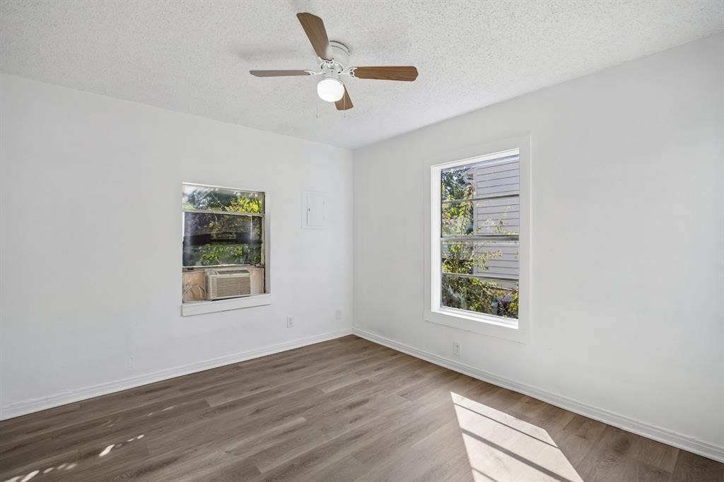 2928 Aster Street, Dallas, TX 75211 Right side of duplex