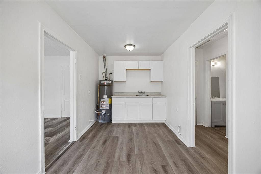 2928 Aster Street, Dallas, TX 75211 Right side of duplex