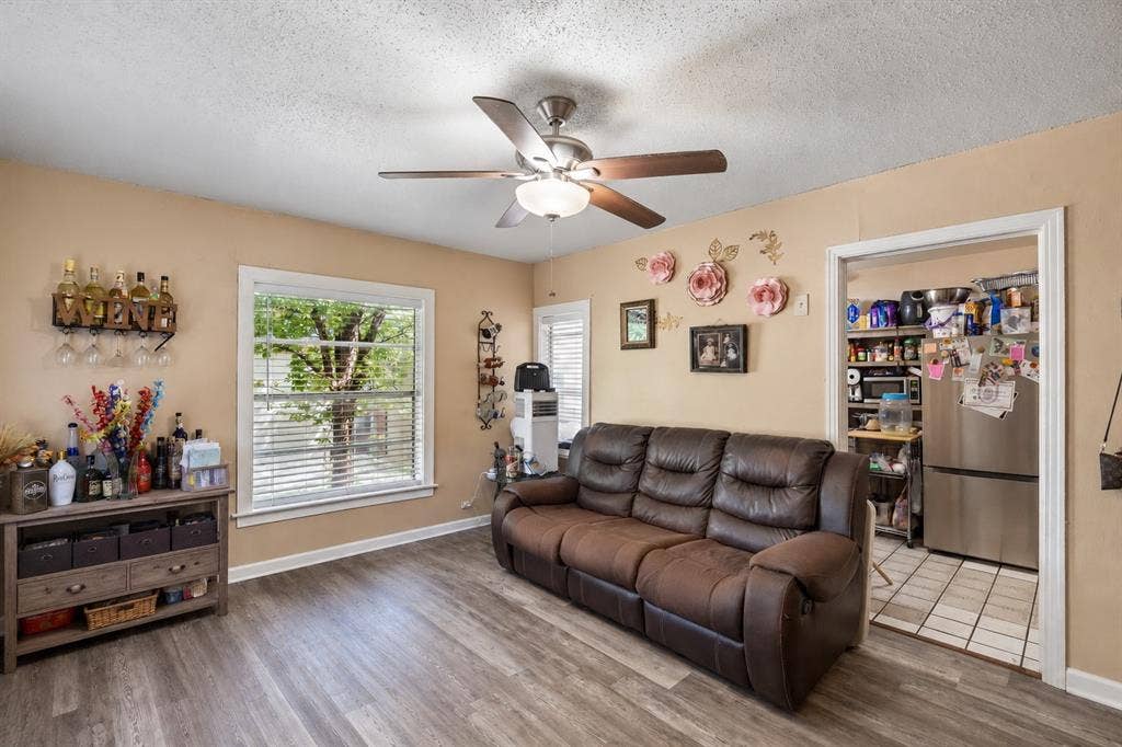 2928 Aster Street, Dallas, TX 75211 left side of duplex