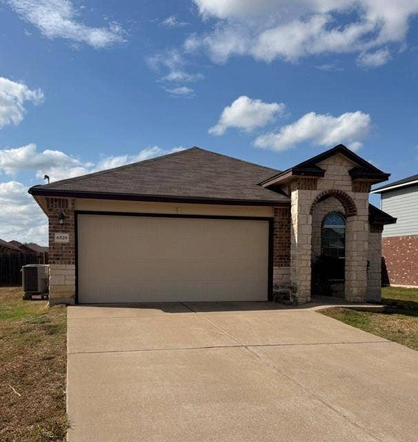 6529 Vista View Drive, Woodway, TX 76712 6529 Vista View Drive, Woodway, TX 76712