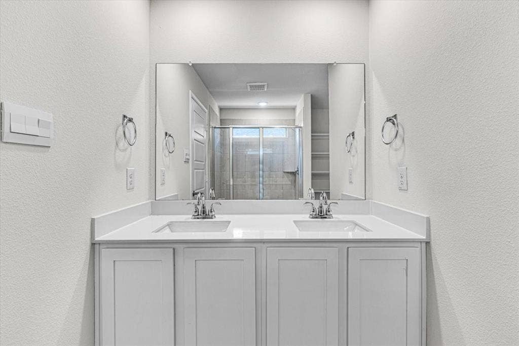 108 Timber Drive, Caddo Mills, TX 75135 Another view of the elegant master bathroom