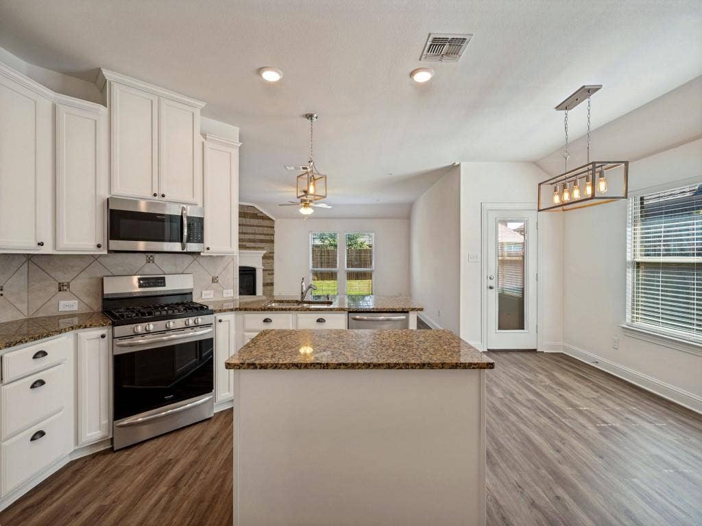 4501 Lakeview Drive, Frisco, TX 75036 4501 Lakeview Drive, Frisco, TX 75036