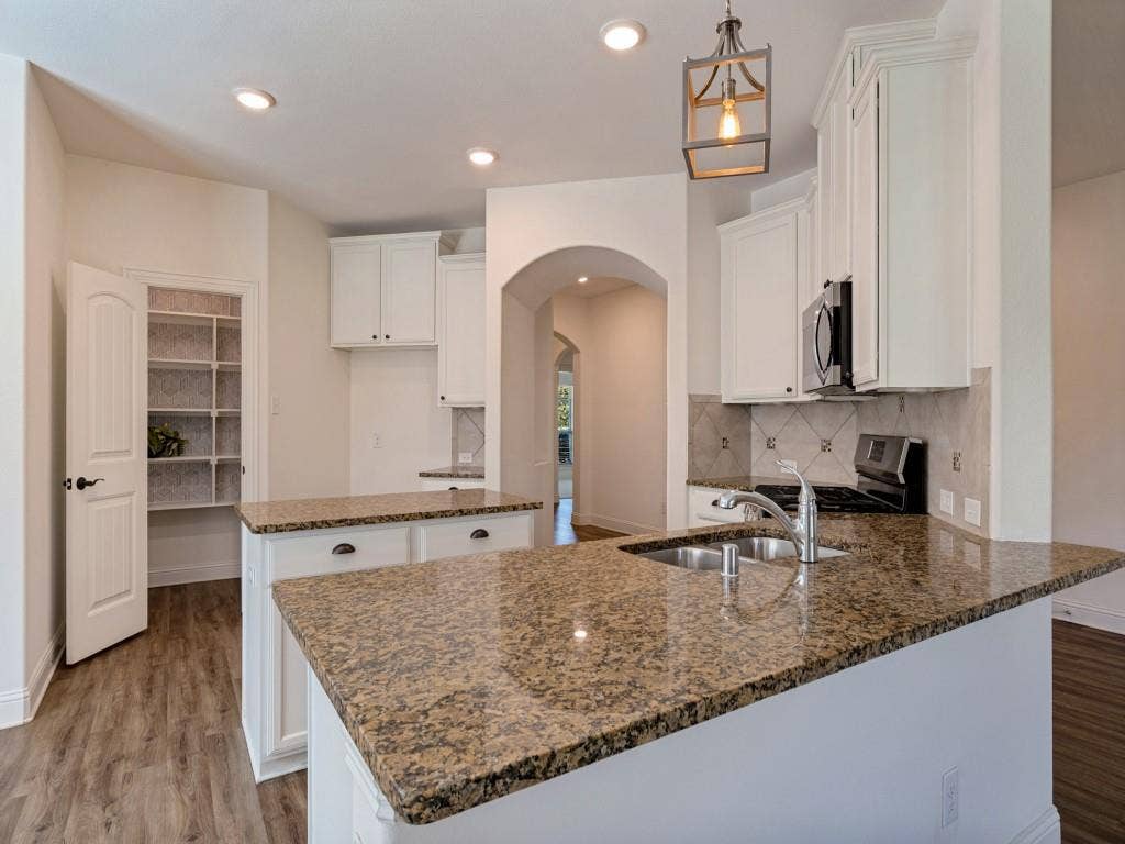 4501 Lakeview Drive, Frisco, TX 75036 4501 Lakeview Drive, Frisco, TX 75036