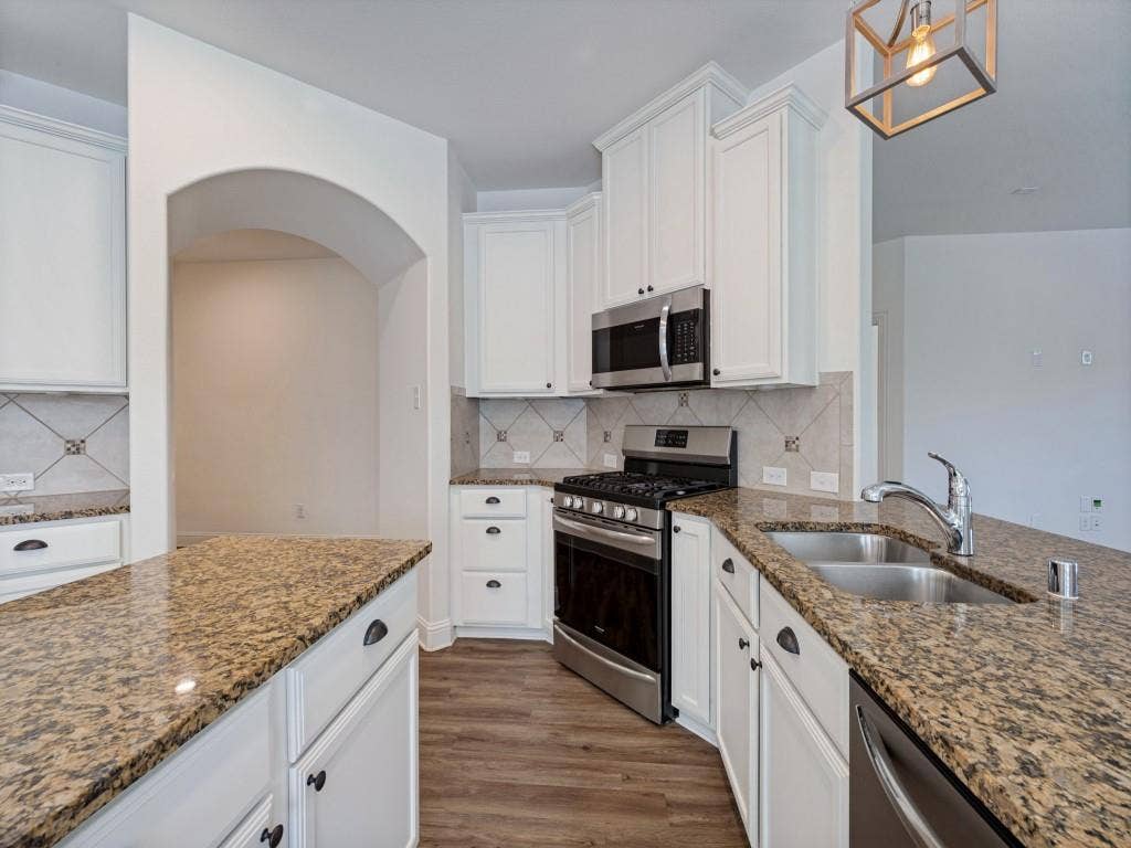 4501 Lakeview Drive, Frisco, TX 75036 4501 Lakeview Drive, Frisco, TX 75036
