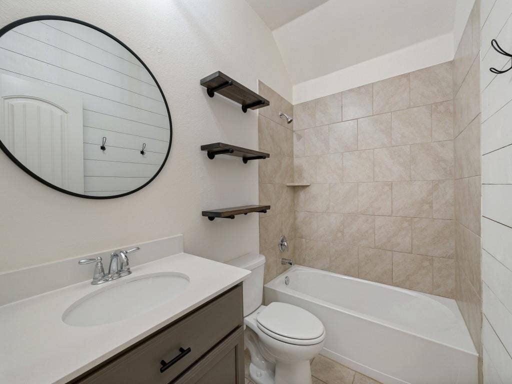 4501 Lakeview Drive, Frisco, TX 75036 4501 Lakeview Drive, Frisco, TX 75036