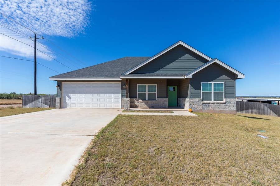 Property photo for 102 Corbyn Circle, Tuscola, TX