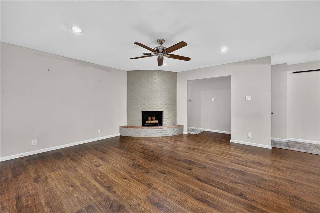 844 Woodcrest Drive, Hurst, TX 76053 844 Woodcrest Drive, Hurst, TX 76053