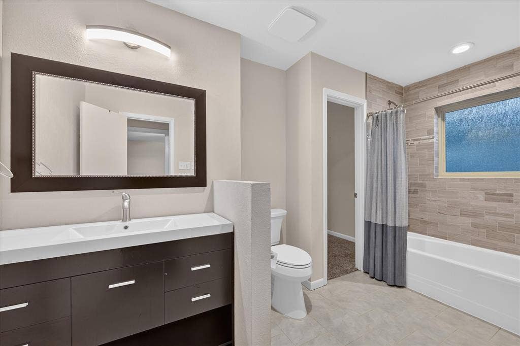 844 Woodcrest Drive, Hurst, TX 76053 844 Woodcrest Drive, Hurst, TX 76053