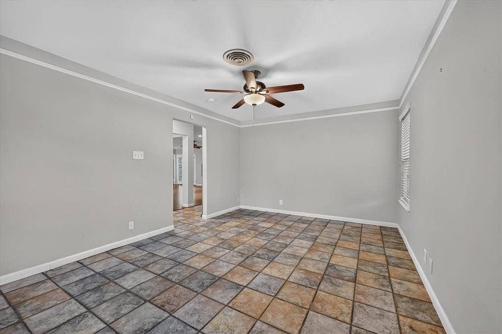 844 Woodcrest Drive, Hurst, TX 76053 844 Woodcrest Drive, Hurst, TX 76053