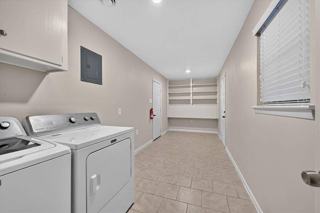 844 Woodcrest Drive, Hurst, TX 76053 844 Woodcrest Drive, Hurst, TX 76053