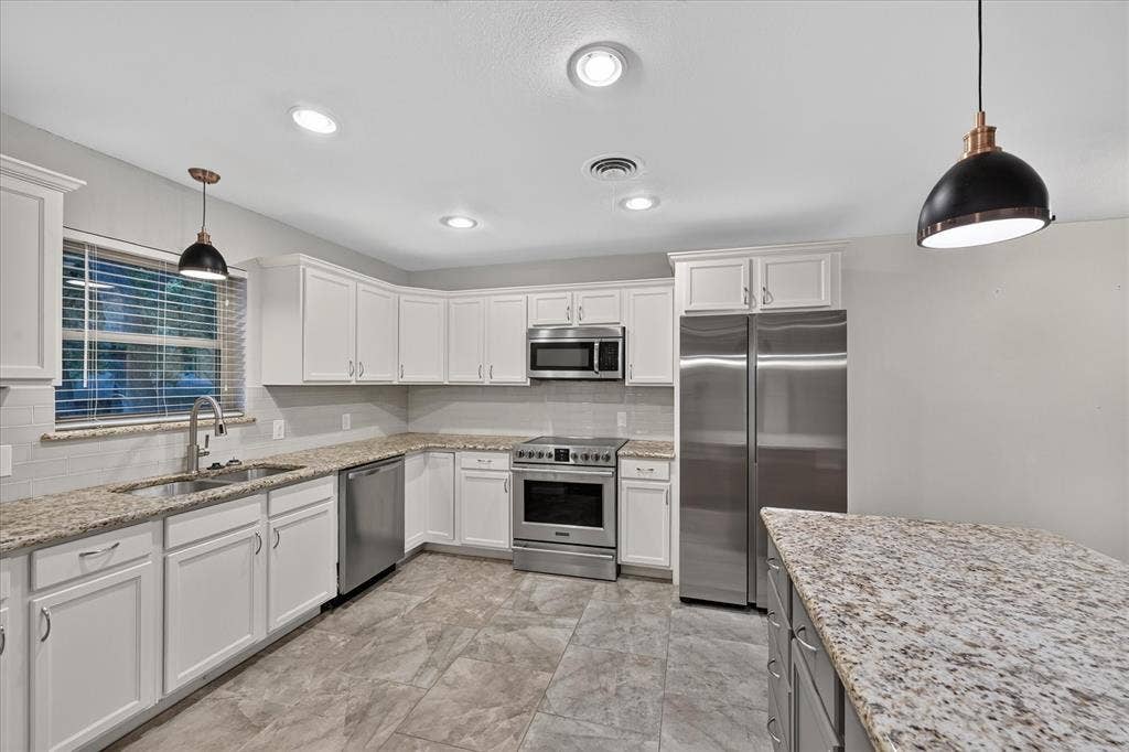 844 Woodcrest Drive, Hurst, TX 76053 844 Woodcrest Drive, Hurst, TX 76053