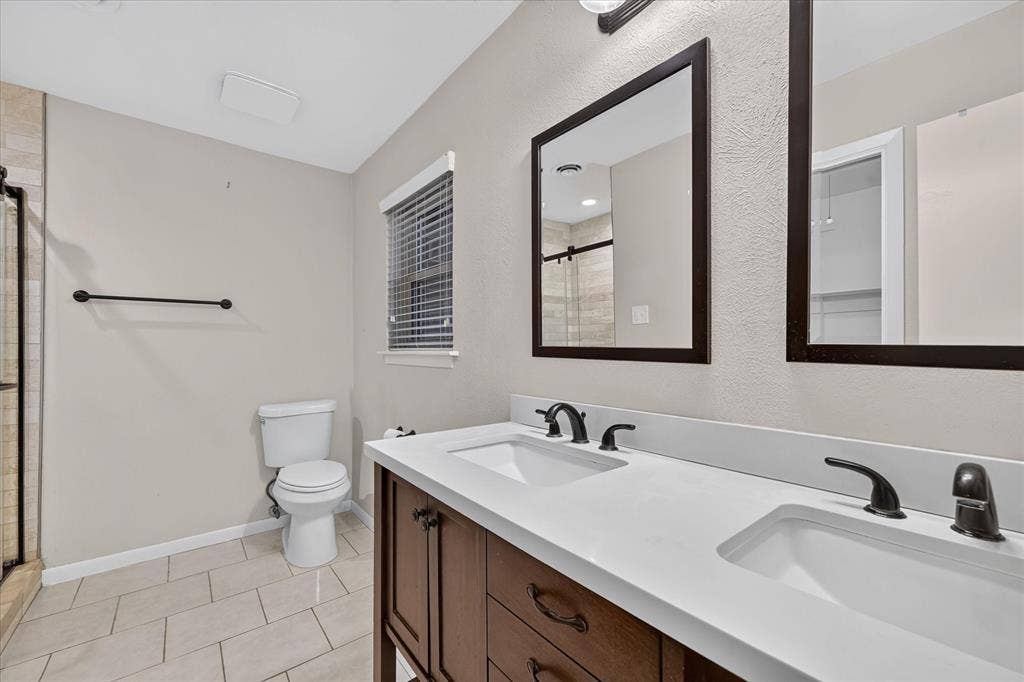 844 Woodcrest Drive, Hurst, TX 76053 844 Woodcrest Drive, Hurst, TX 76053