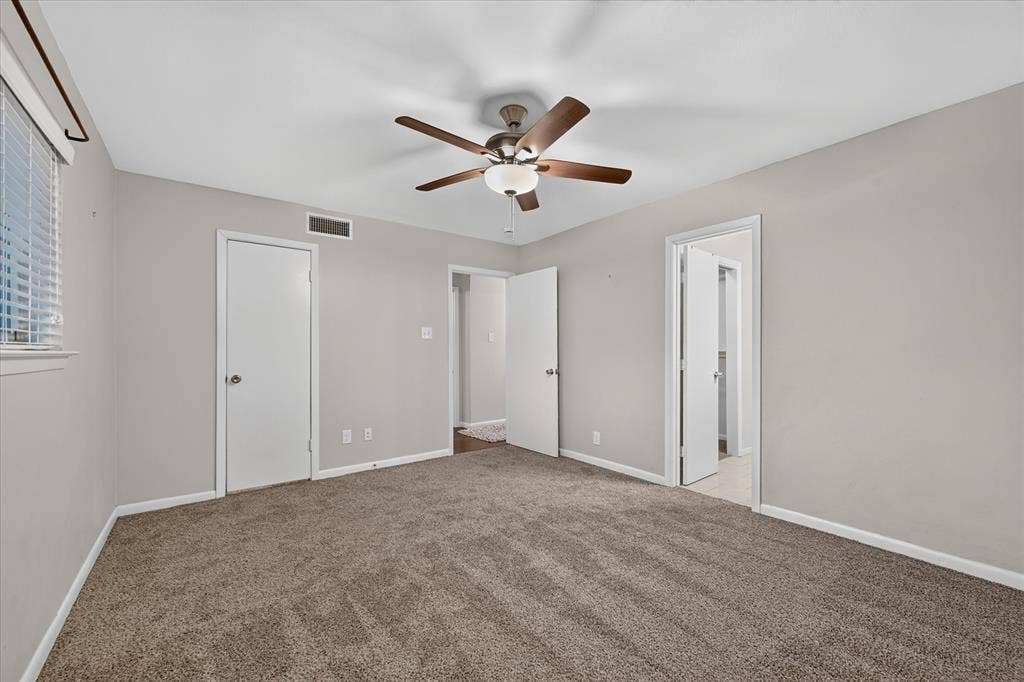 844 Woodcrest Drive, Hurst, TX 76053 844 Woodcrest Drive, Hurst, TX 76053