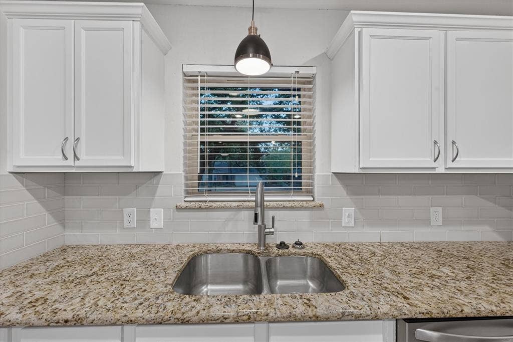 844 Woodcrest Drive, Hurst, TX 76053 844 Woodcrest Drive, Hurst, TX 76053