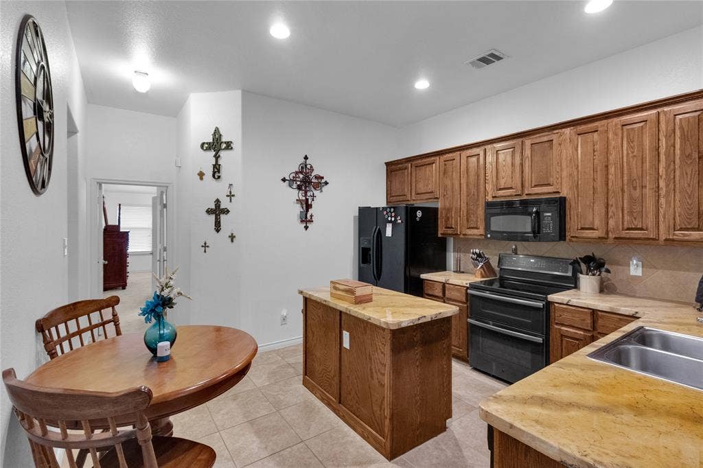 2127 Colby Lane, Wylie, TX 75098 2127 Colby Lane, Wylie, TX 75098