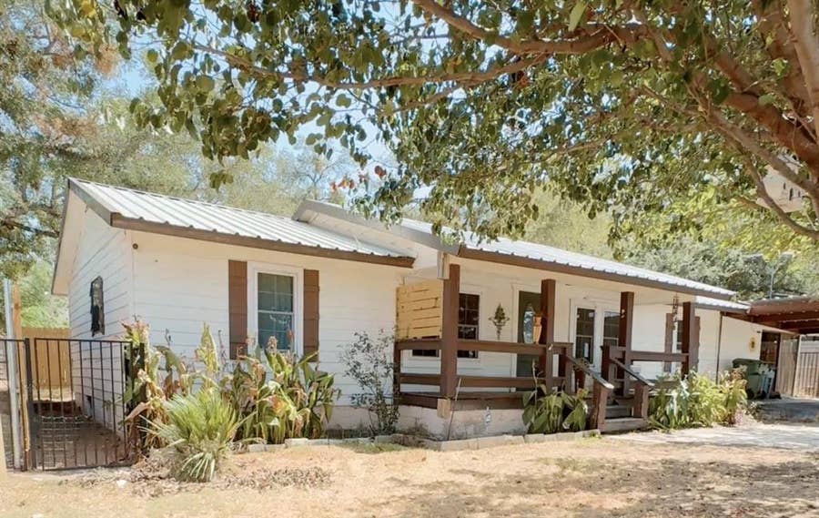 Property photo for 415 Mustang Trail, Granbury, TX