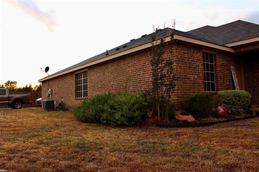 1699 Eagle River Trail, Lancaster, TX 75146