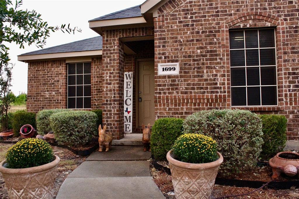 1699 Eagle River Trail, Lancaster, TX 75146