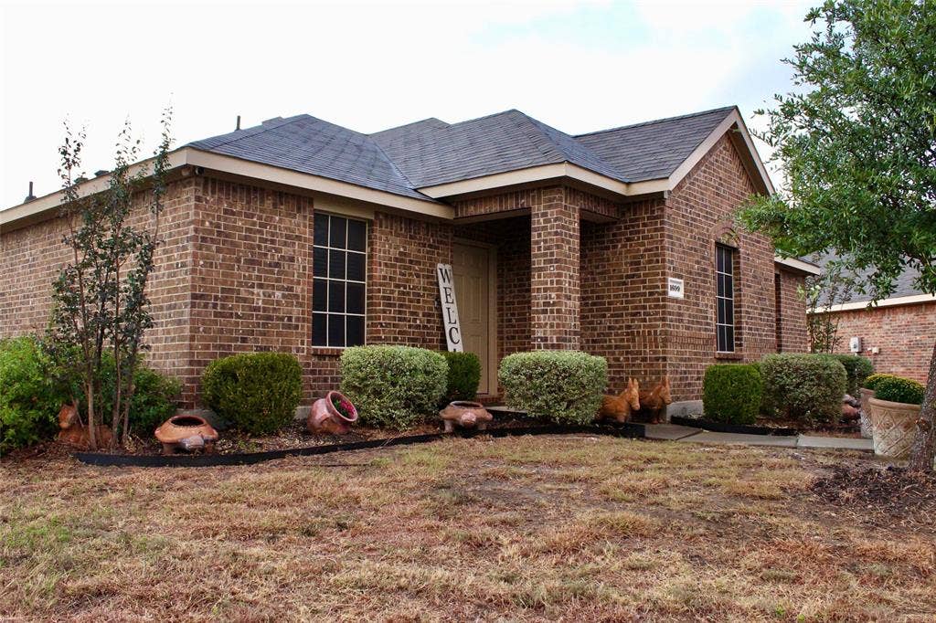 1699 Eagle River Trail, Lancaster, TX 75146