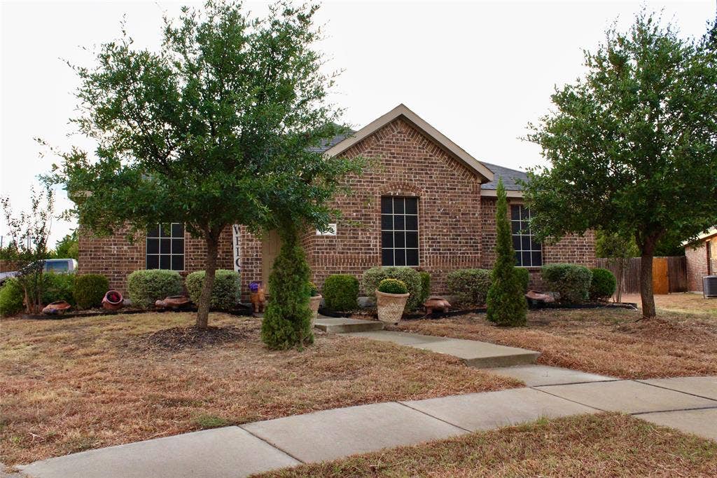 1699 Eagle River Trail, Lancaster, TX 75146
