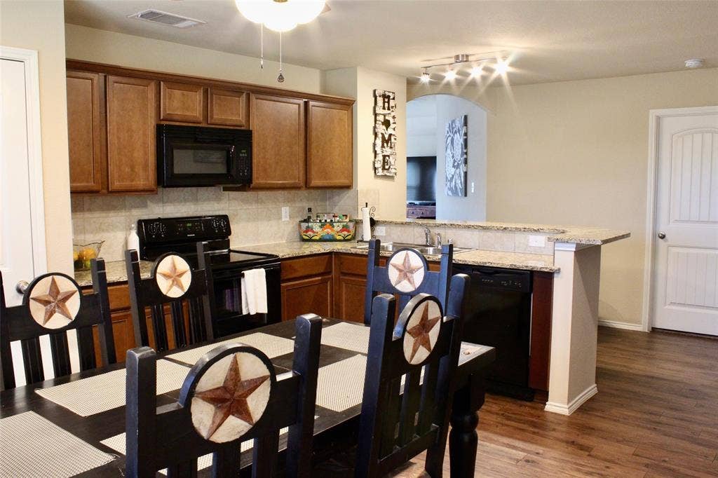 1699 Eagle River Trail, Lancaster, TX 75146