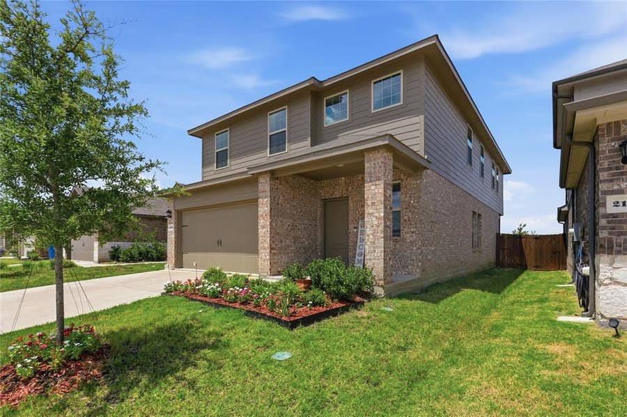 Property photo for 2102 Bailer Way, Royse City, TX