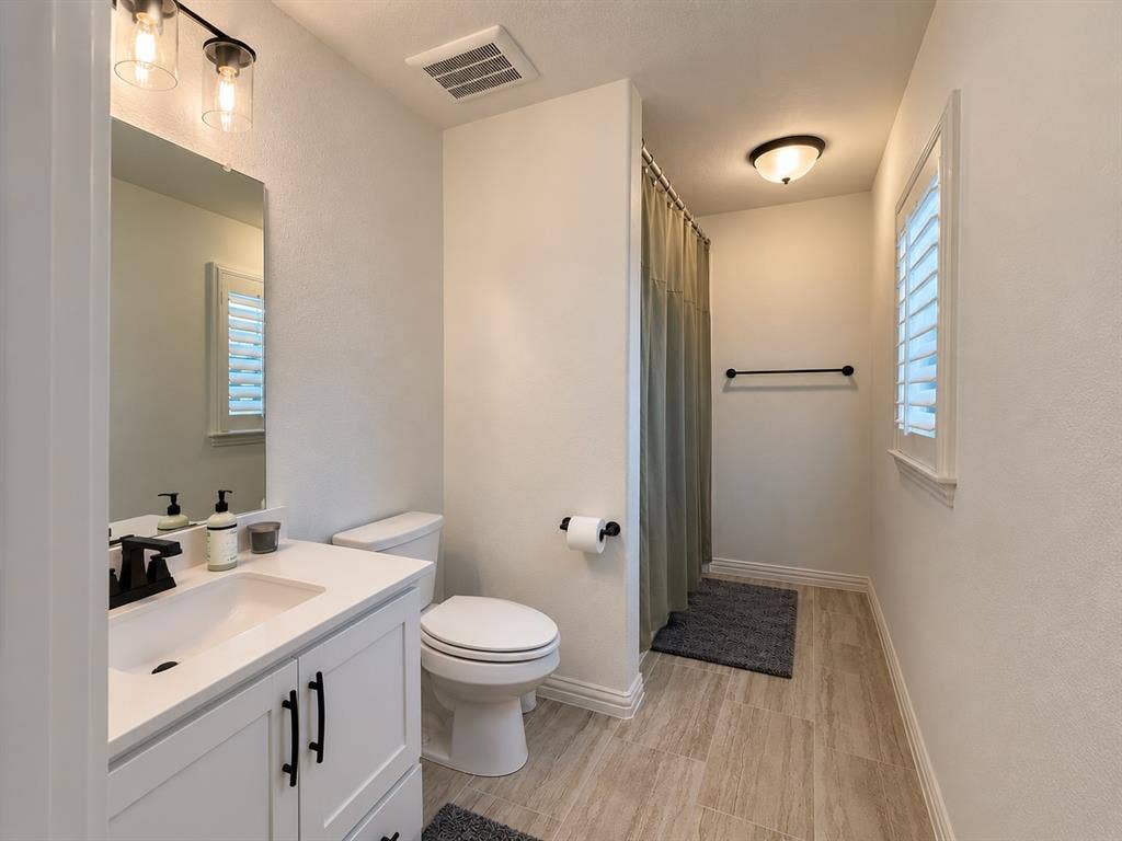 15511 Crape Myrtle Road, Frisco, TX 75035 15511 Crape Myrtle Road, Frisco, TX 75035