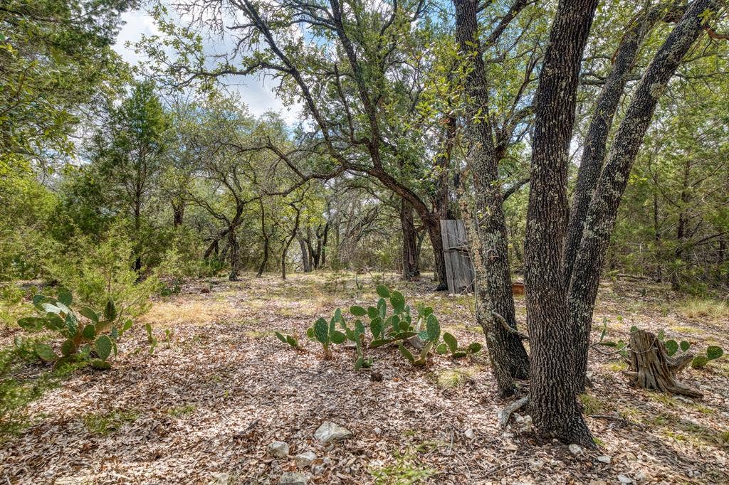 400 Hali Brooke Drive, China Spring, TX 76633 400 Hali Brooke Drive, China Spring, TX 76633