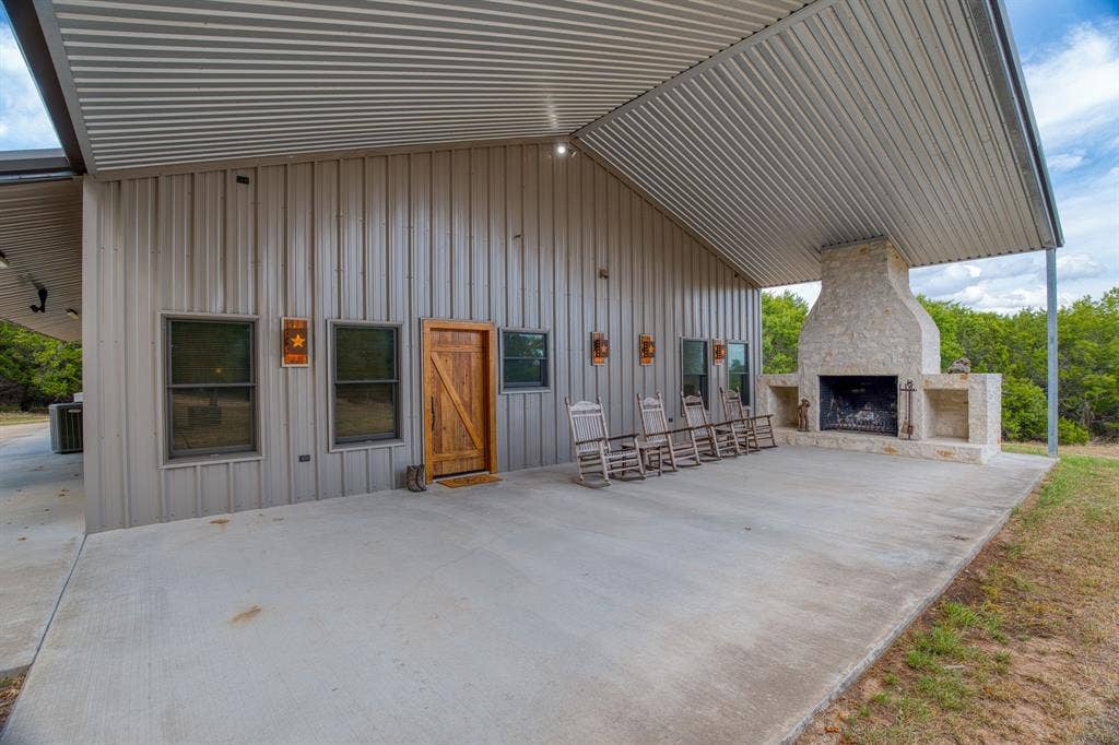 400 Hali Brooke Drive, China Spring, TX 76633 400 Hali Brooke Drive, China Spring, TX 76633