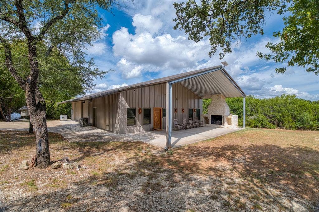 400 Hali Brooke Drive, China Spring, TX 76633 400 Hali Brooke Drive, China Spring, TX 76633