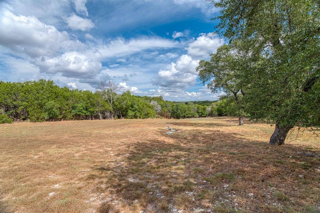 400 Hali Brooke Drive, China Spring, TX 76633 400 Hali Brooke Drive, China Spring, TX 76633