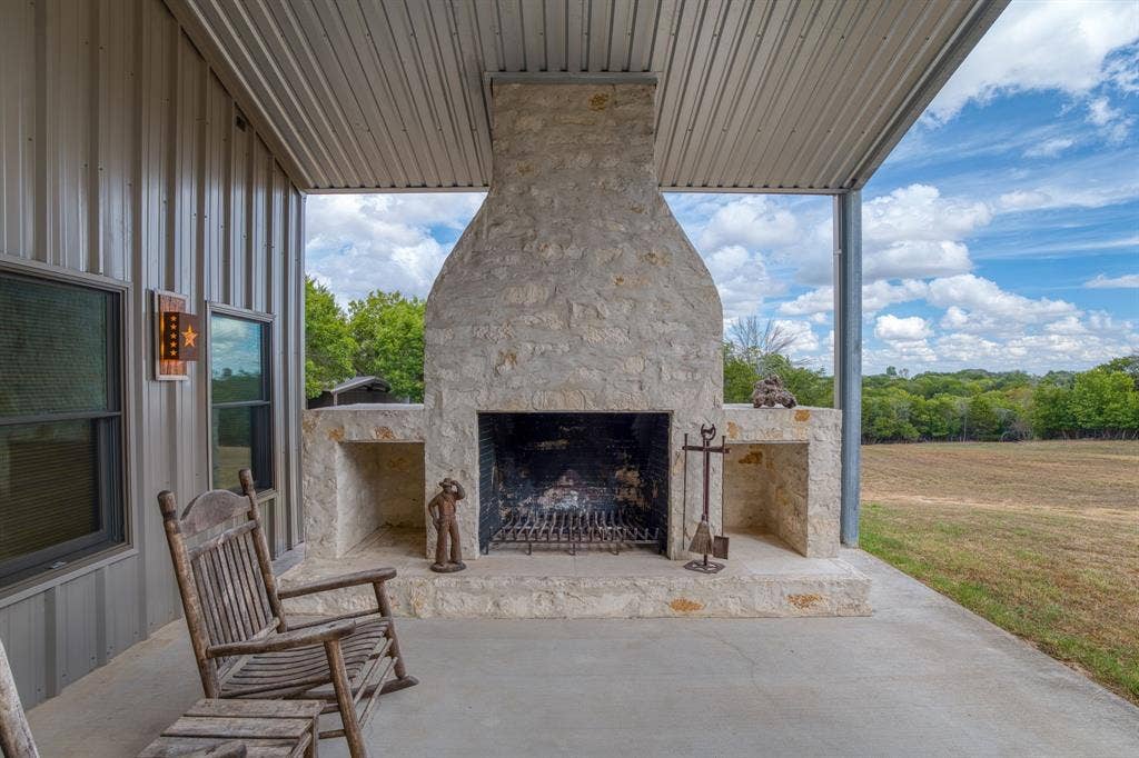 400 Hali Brooke Drive, China Spring, TX 76633 400 Hali Brooke Drive, China Spring, TX 76633