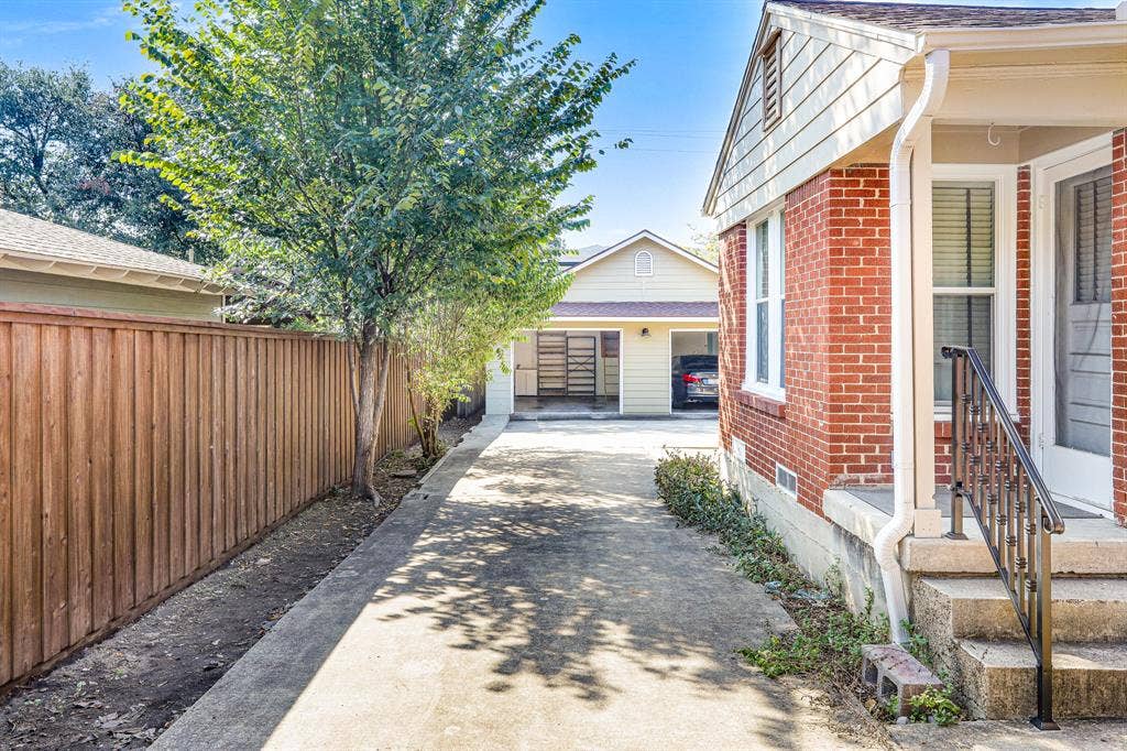 6220 Kenwood Avenue, Dallas, TX 75214