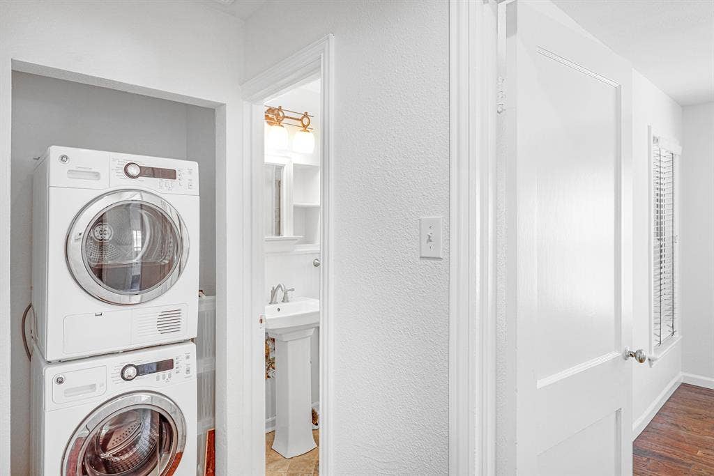 6220 Kenwood Avenue, Dallas, TX 75214