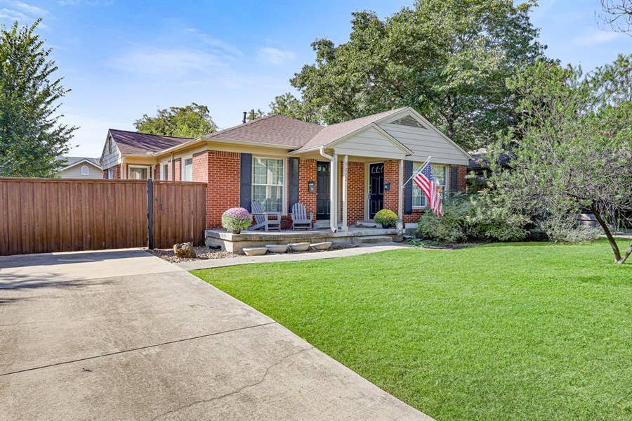 Property photo for 6220 Kenwood Avenue, Dallas, TX