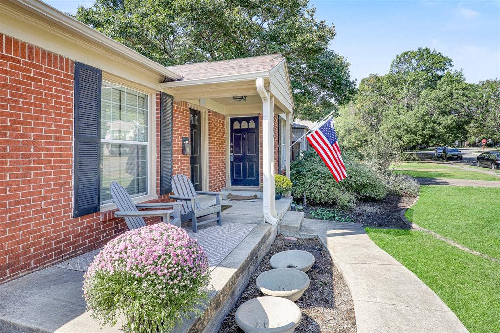 6220 Kenwood Avenue, Dallas, TX 75214