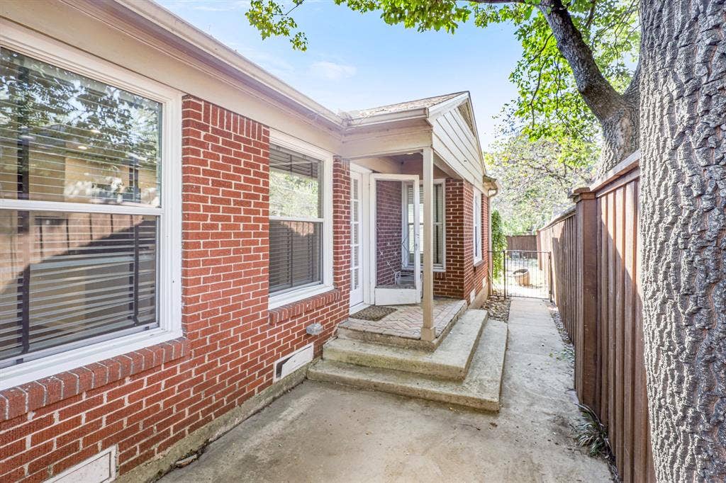 6220 Kenwood Avenue, Dallas, TX 75214