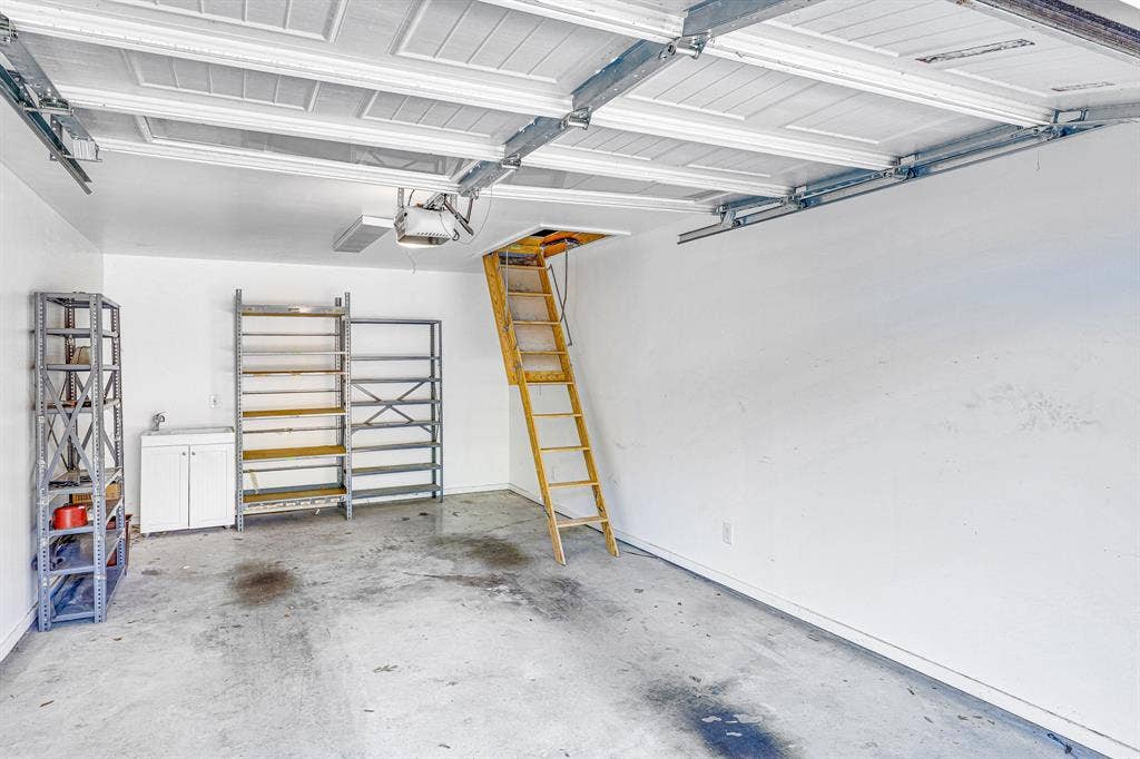 6220 Kenwood Avenue, Dallas, TX 75214