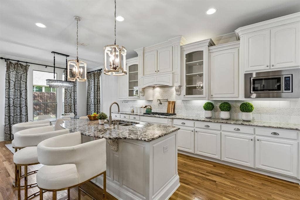 605 Royal Glen Drive, Murphy, TX 75094
