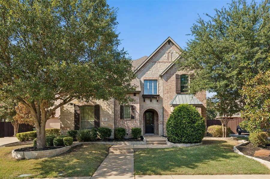 Property photo for 605 Royal Glen Drive, Murphy, TX