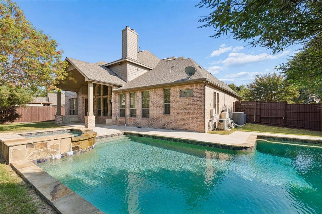 605 Royal Glen Drive, Murphy, TX 75094