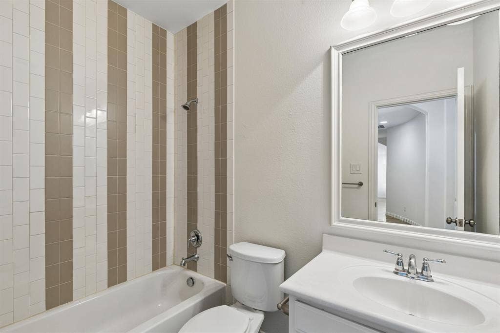 605 Royal Glen Drive, Murphy, TX 75094
