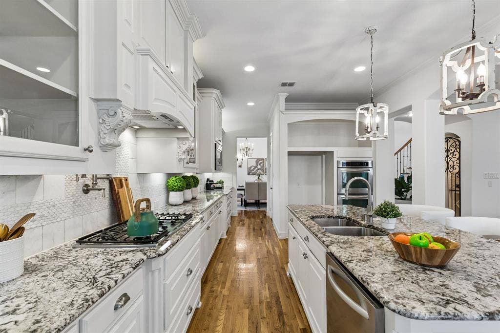 605 Royal Glen Drive, Murphy, TX 75094