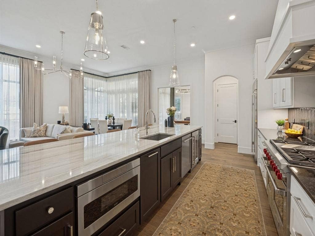 6801 Corporate Drive, #C2, Plano, TX 75024 Great access to serve your quest while entertaining!