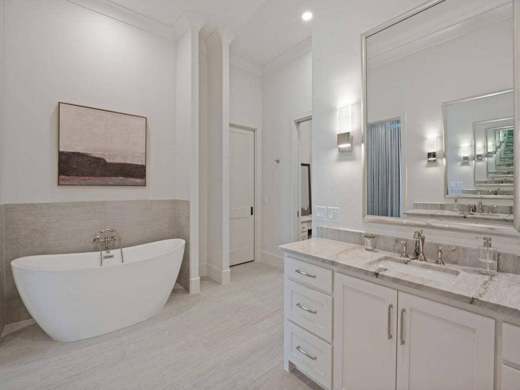 6801 Corporate Drive, #C2, Plano, TX 75024 The primary bathroom is perfectly laid out with a wonderful free standing tub for relaxing!