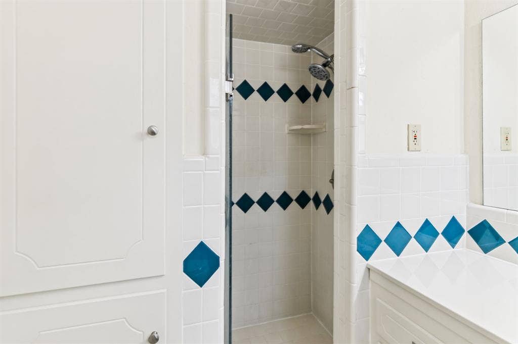 2630 Briarcove Drive, Plano, TX 75074 Ensuite Bathroom