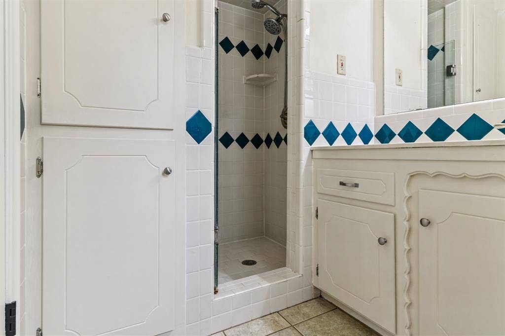 2630 Briarcove Drive, Plano, TX 75074 Ensuite Bathroom
